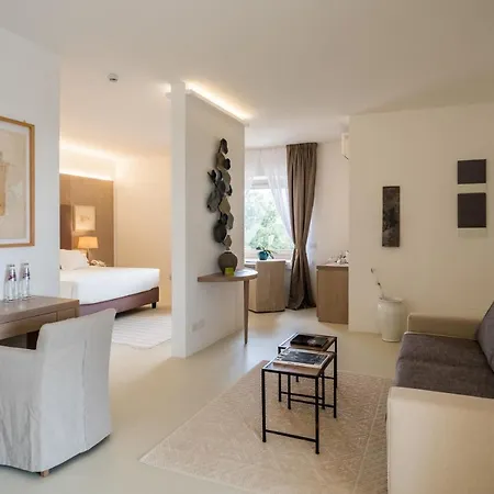 Hotel Furnirussi Tenuta 5*